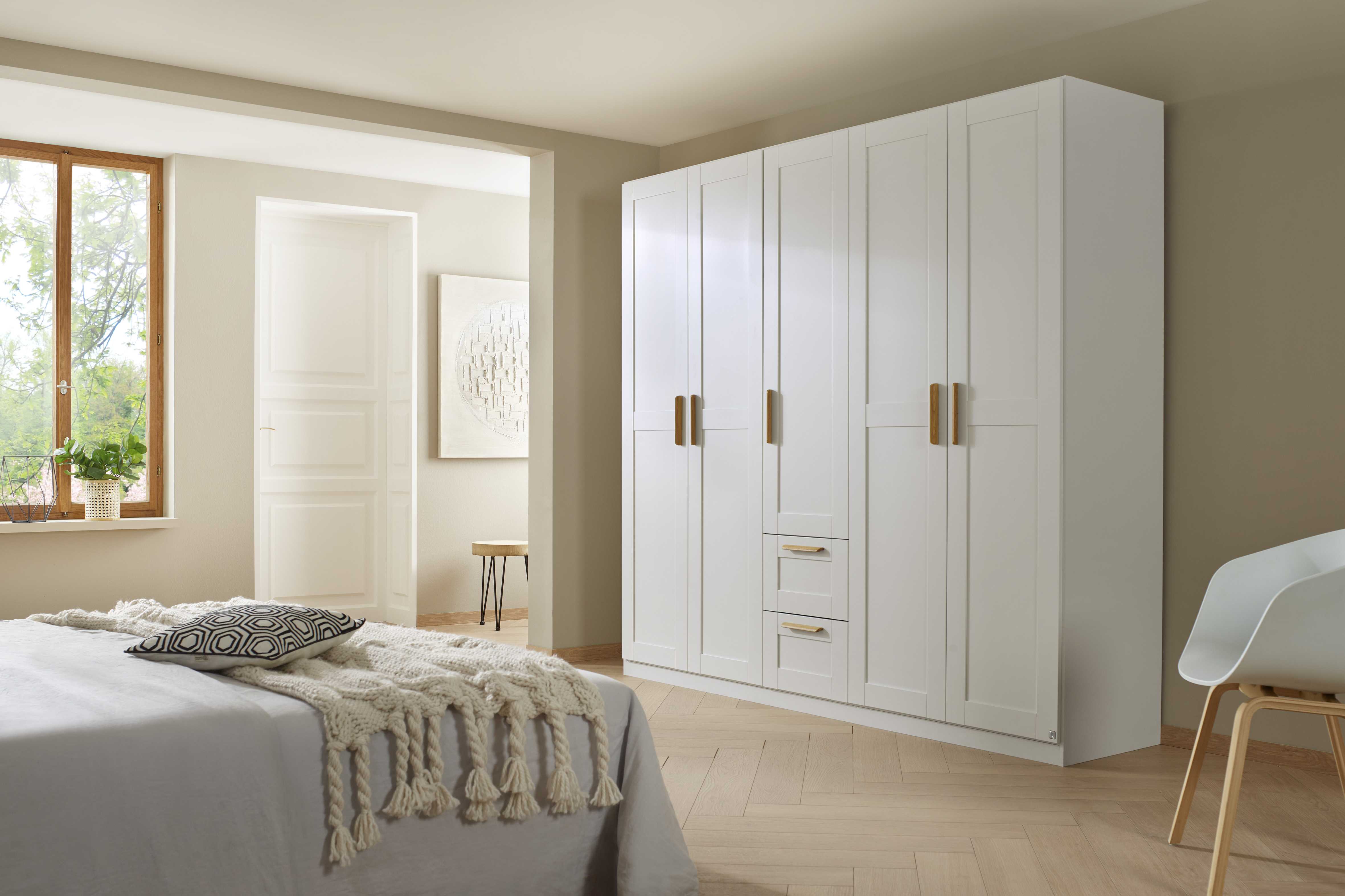 rauch Quadra Spin hinge-door wardrobe