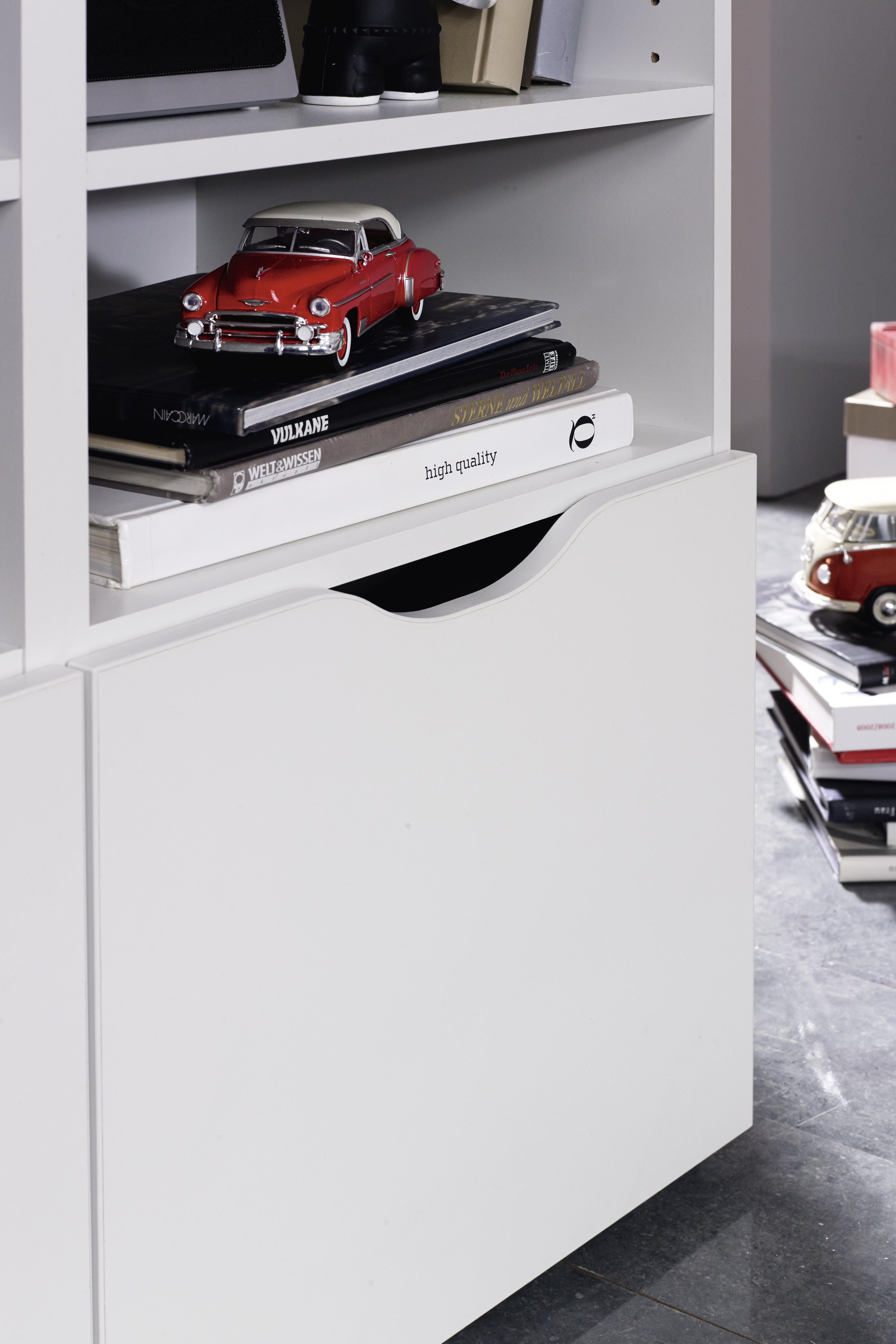 In offenen Regalfächern kommen Bücher und Dekoartikel besonders gut zur Geltung.