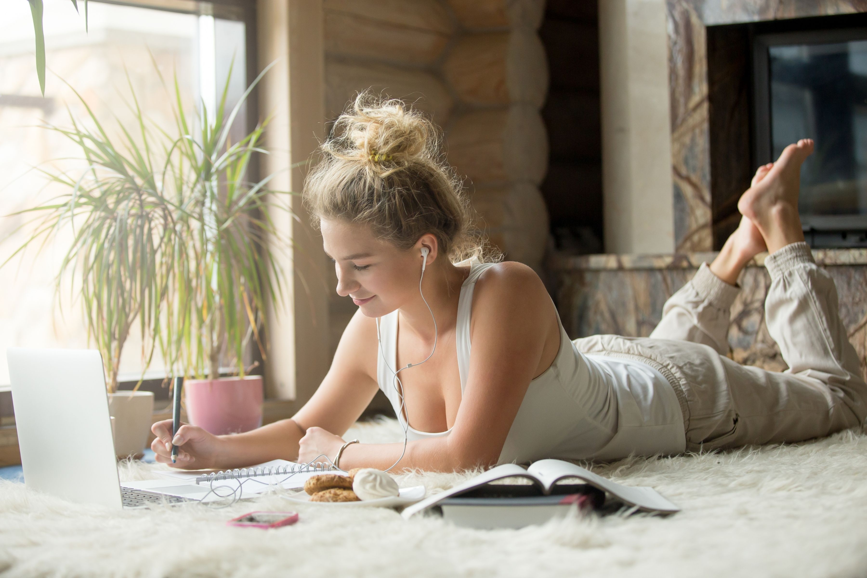 Das Jugendzimmer ist zum Lernen, Relaxen und Schlafen gedacht.